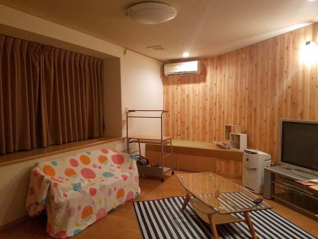 Villa M Guesthouse Kanazawa Buitenkant foto